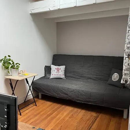 Daire Petite Chartreuse Calme En Plein Coeur De *